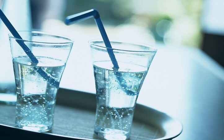 ένα ποτήρι νερό για απώλεια βάρους